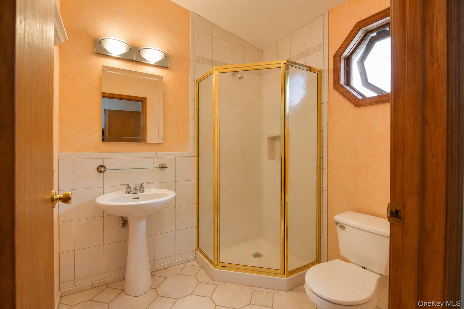 112 Glen Street Property Photo 7