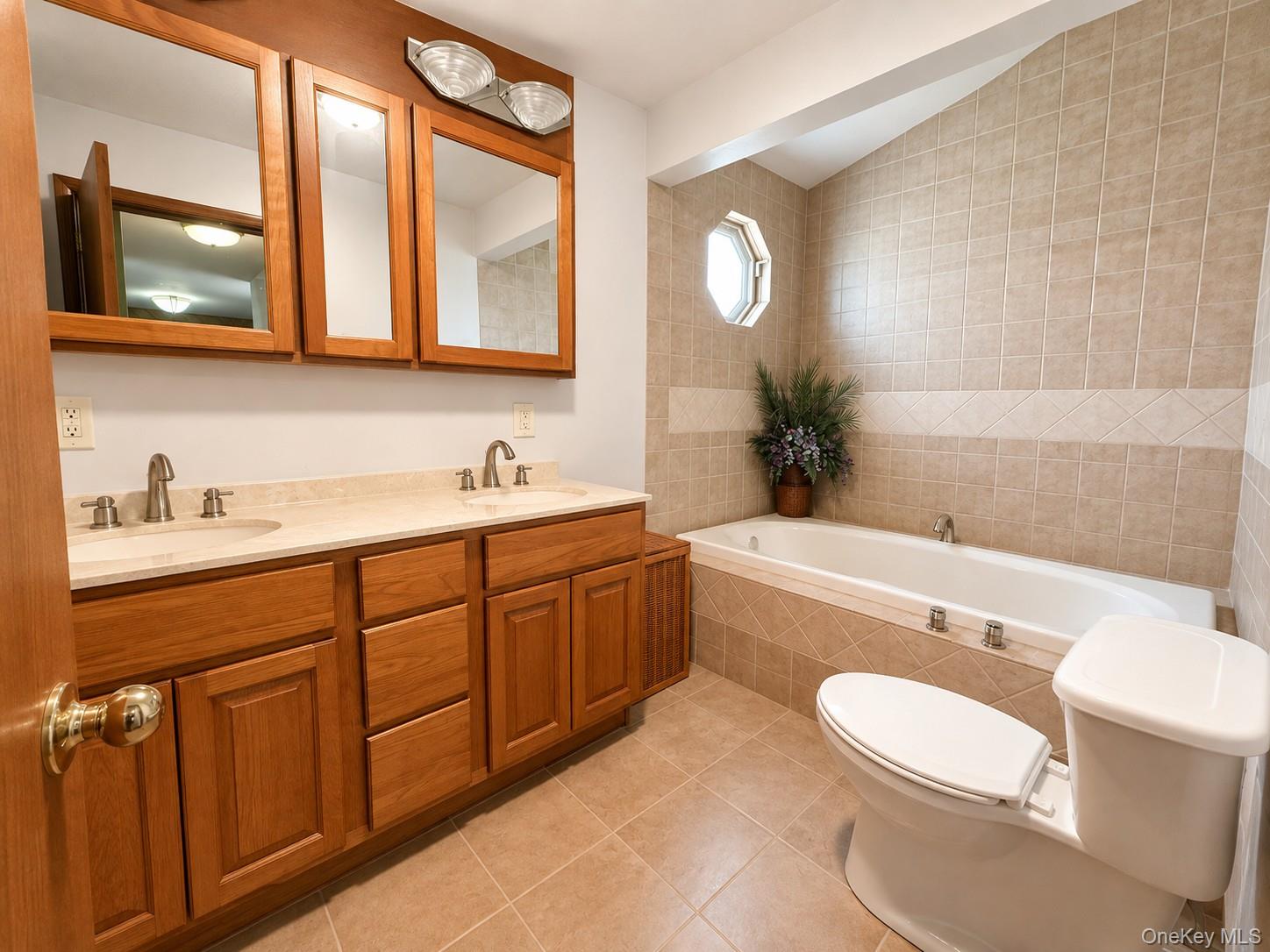 112 Glen Street Property Photo 12