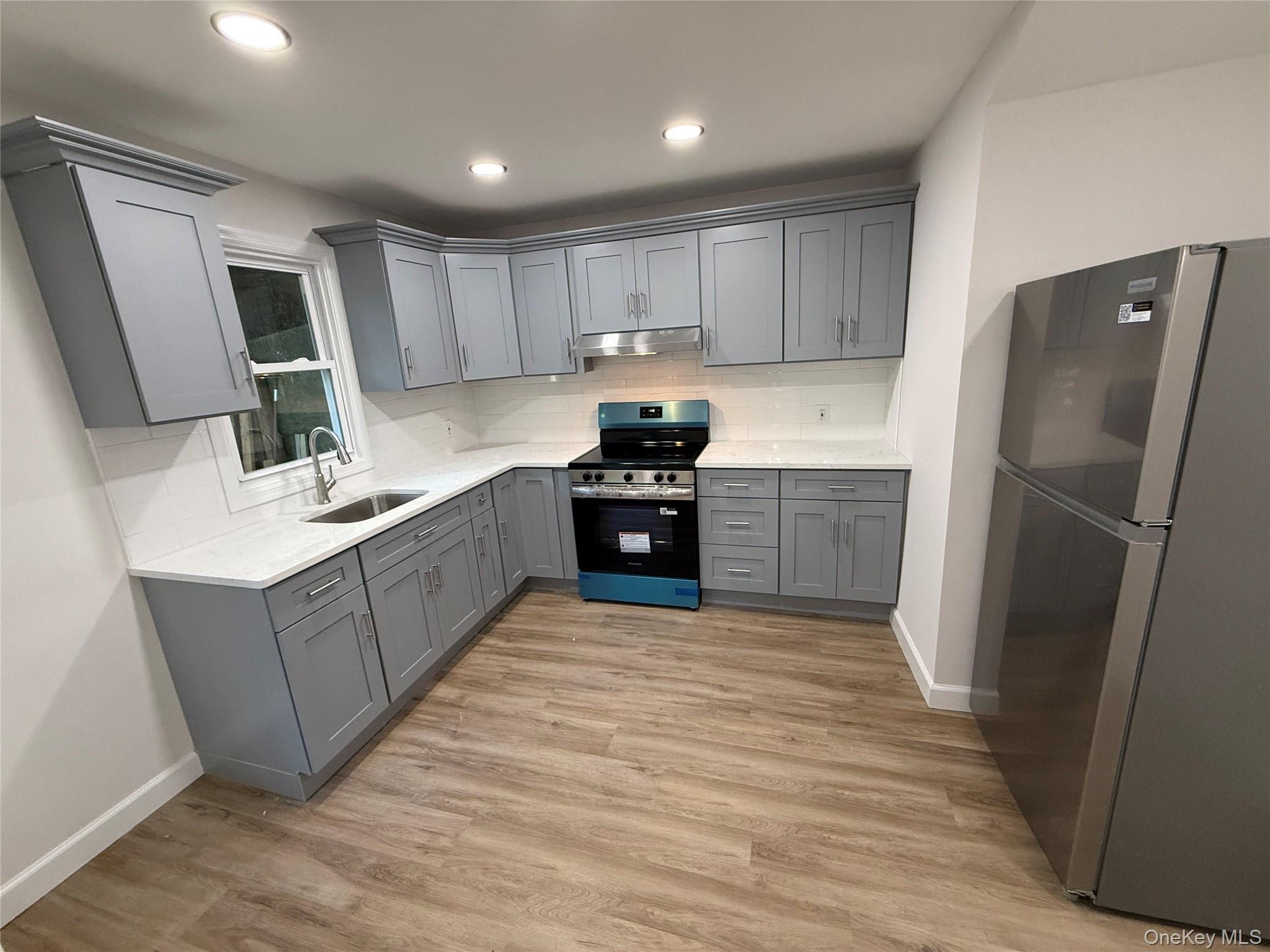 210 Fort Salonga Road Property Photo 4