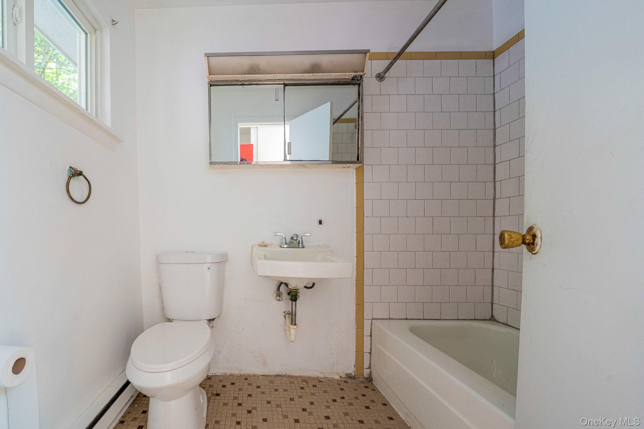 4 White Birch Lane Property Photo 3