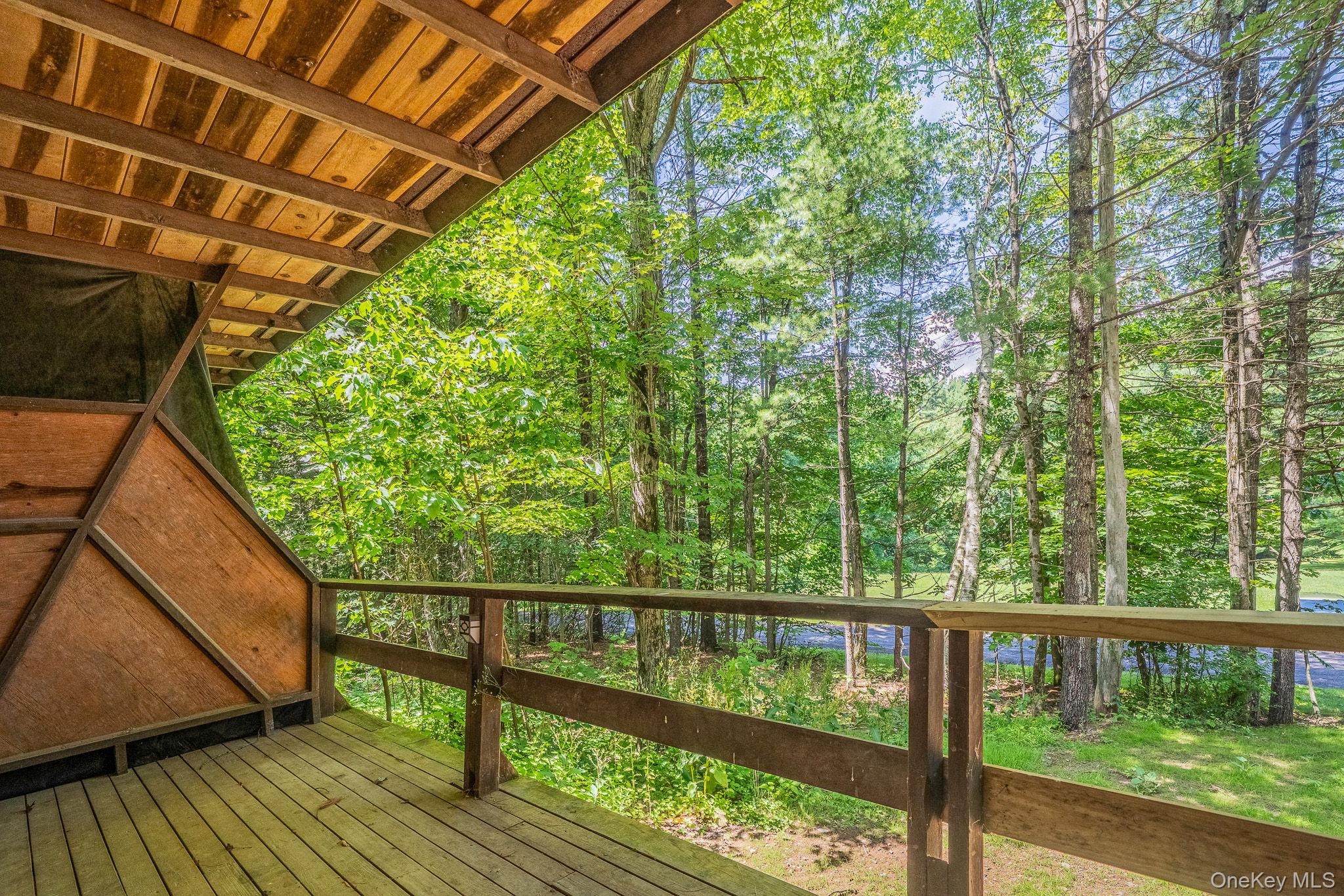 4 White Birch Lane Property Photo 7