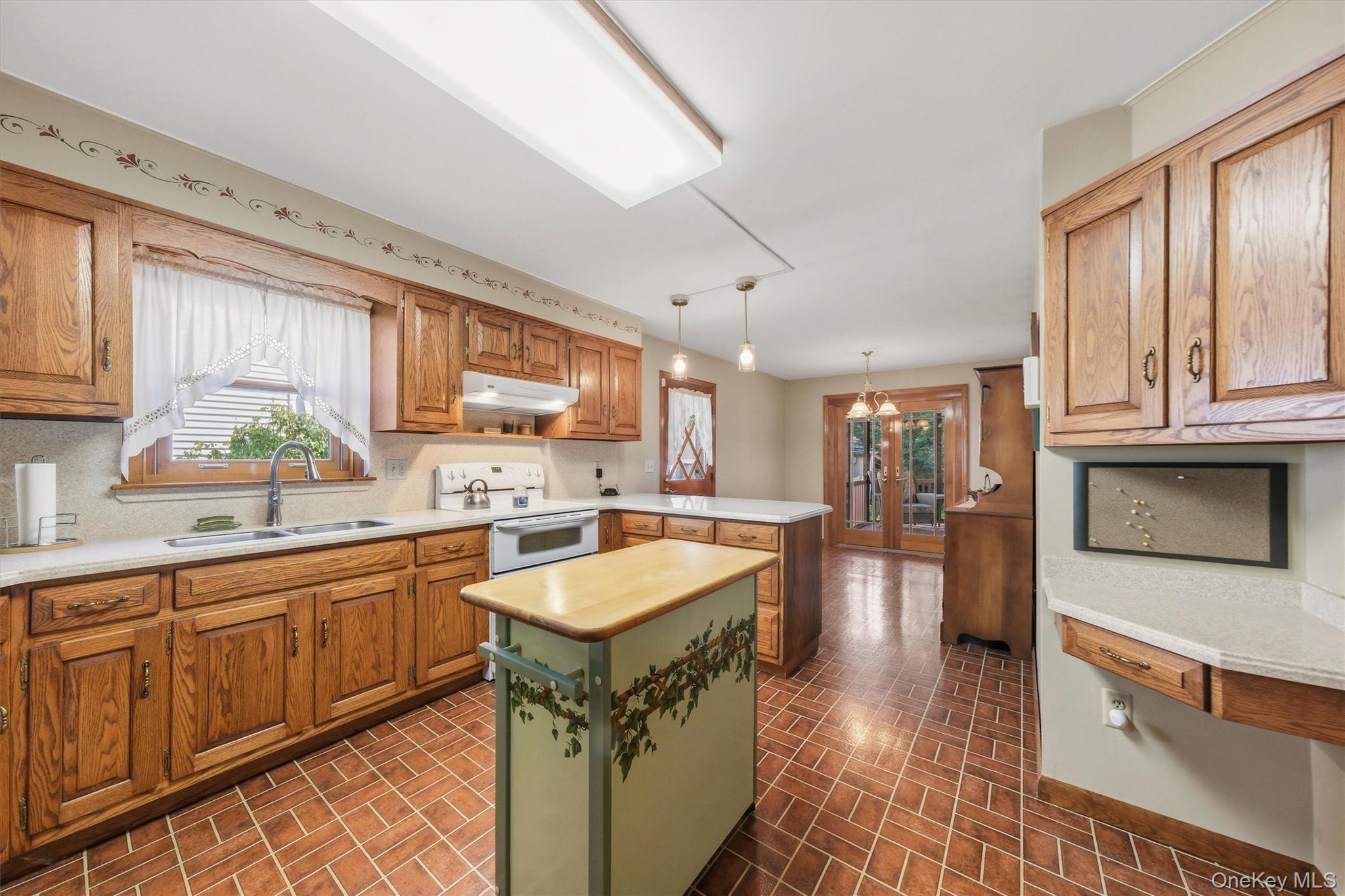 73 Union Street Property Photo 12