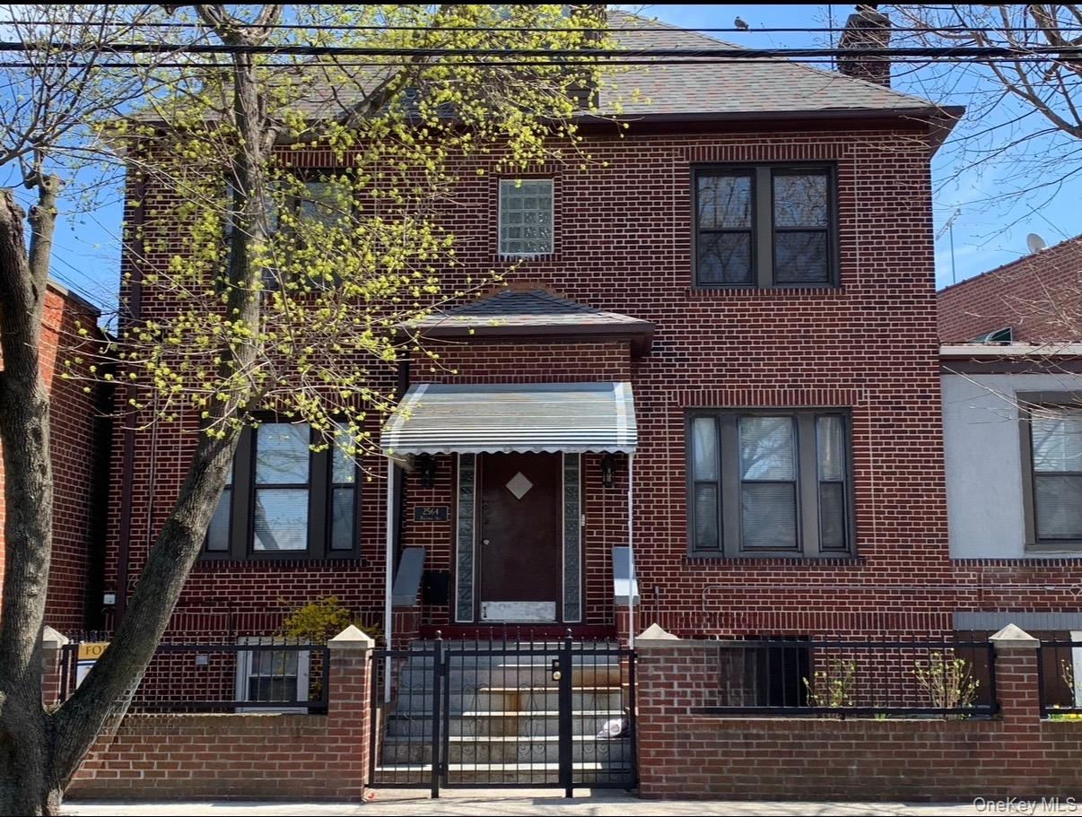 2564 Paulding Avenue Property Photo 1