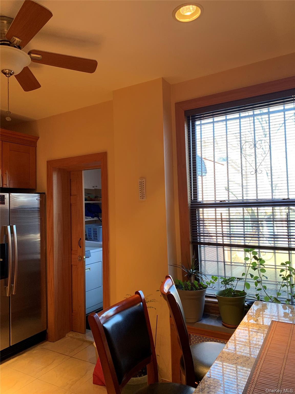 2564 Paulding Avenue Property Photo 4