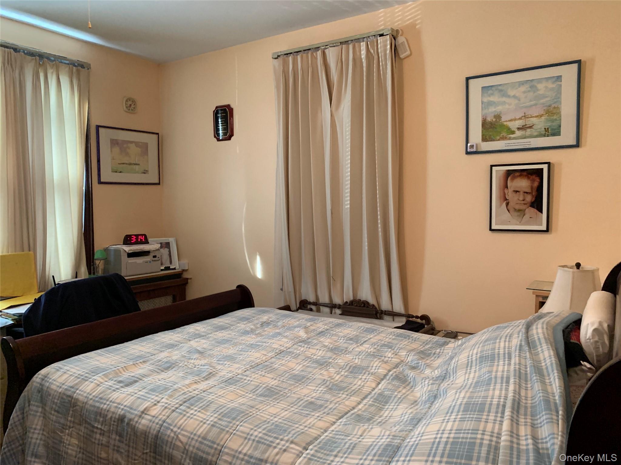 2564 Paulding Avenue Property Photo 6