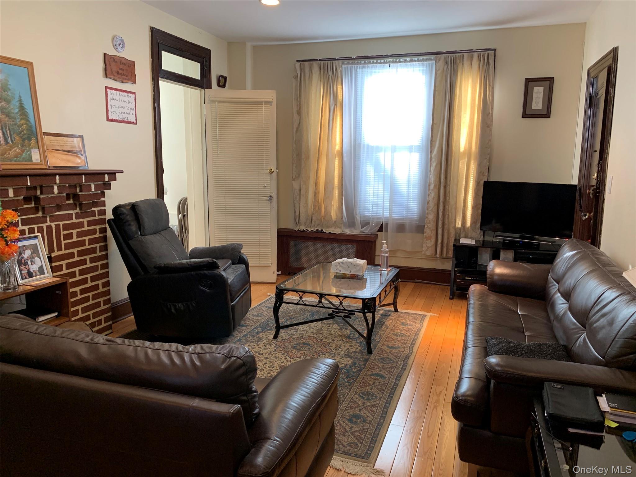 2564 Paulding Avenue Property Photo 7