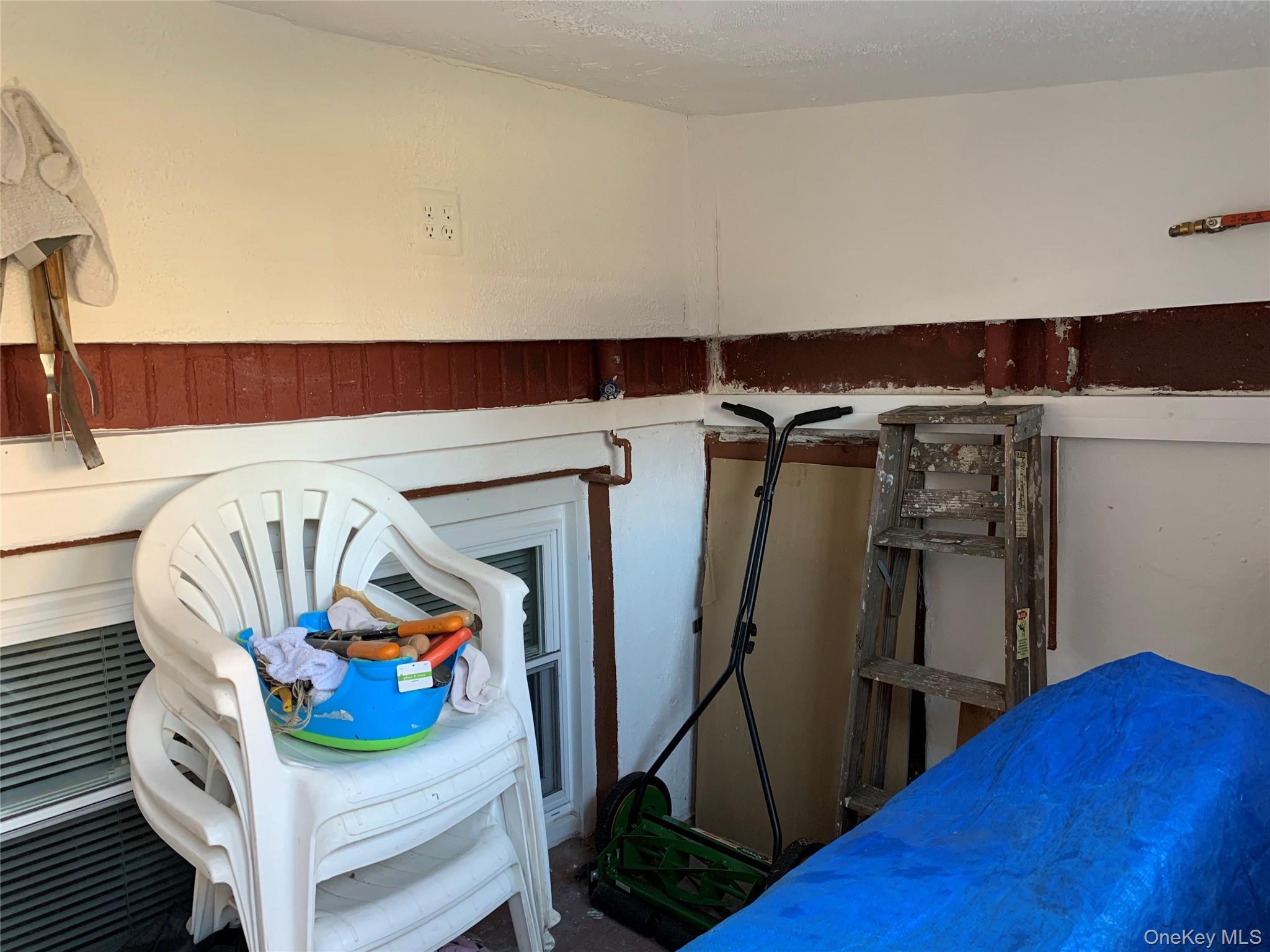 2564 Paulding Avenue Property Photo 12