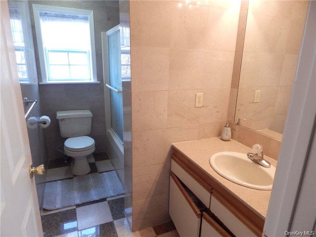 402 Watch Hill Drive 402 Property Photo 12
