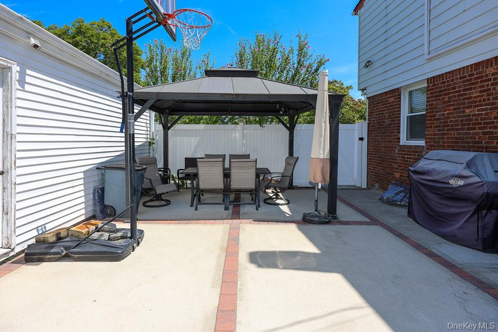 844 Hemlock Street Property Photo 34