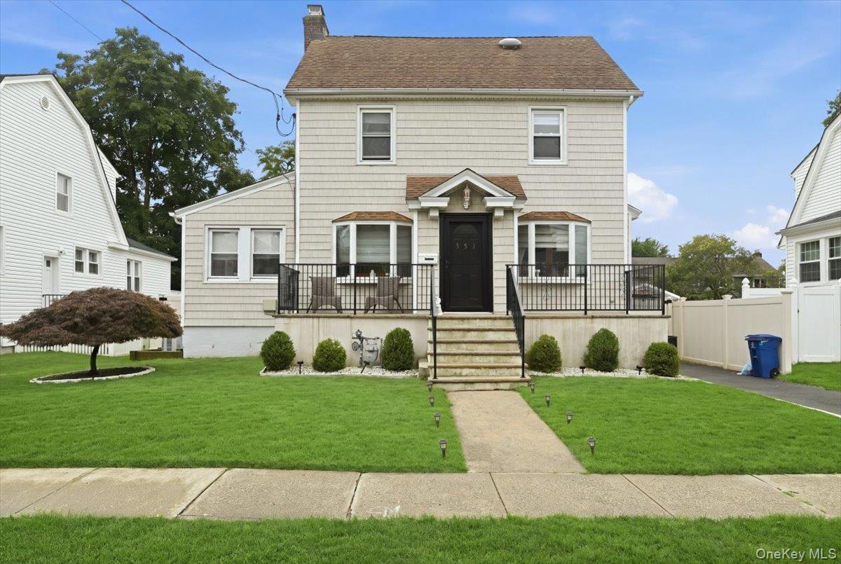 351 Hewlett Parkway Property Photo 1