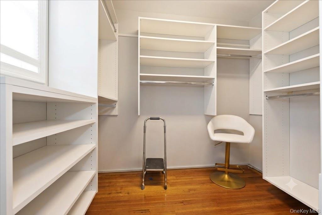 351 Hewlett Parkway Property Photo 9