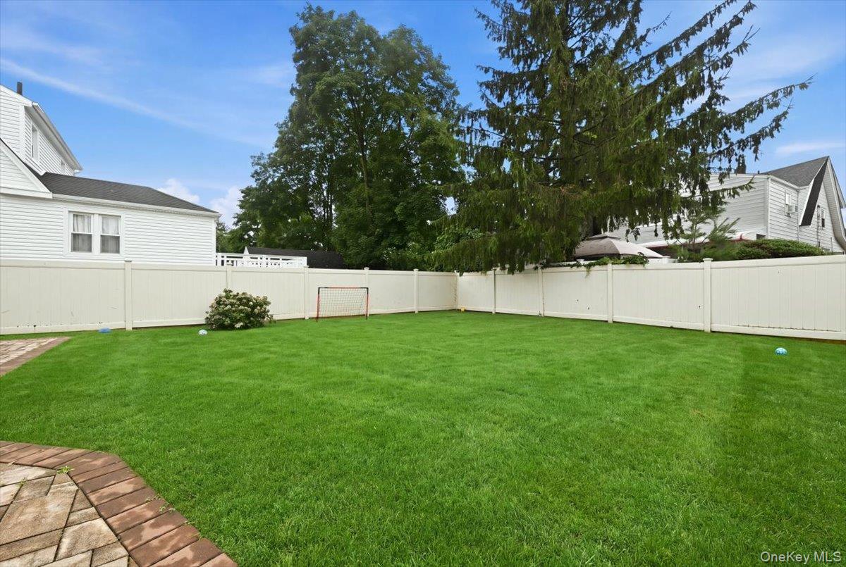351 Hewlett Parkway Property Photo 17