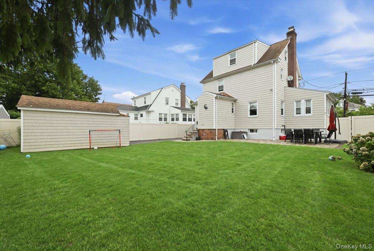 351 Hewlett Parkway Property Photo 20