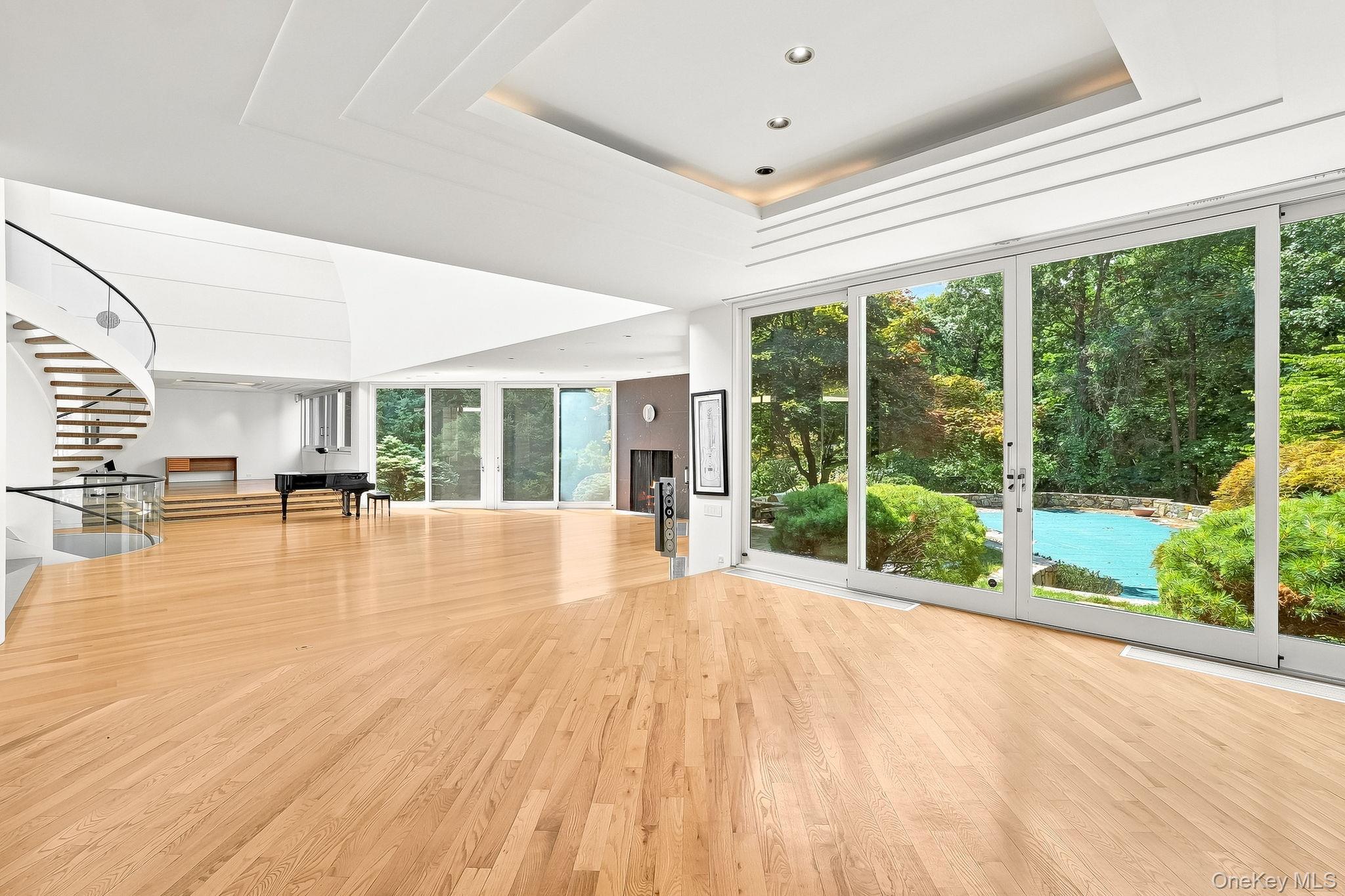 20 Bessel Lane Property Photo 8
