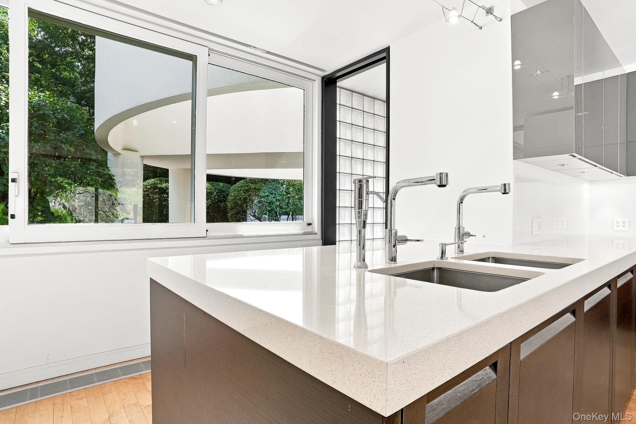 20 Bessel Lane Property Photo 15