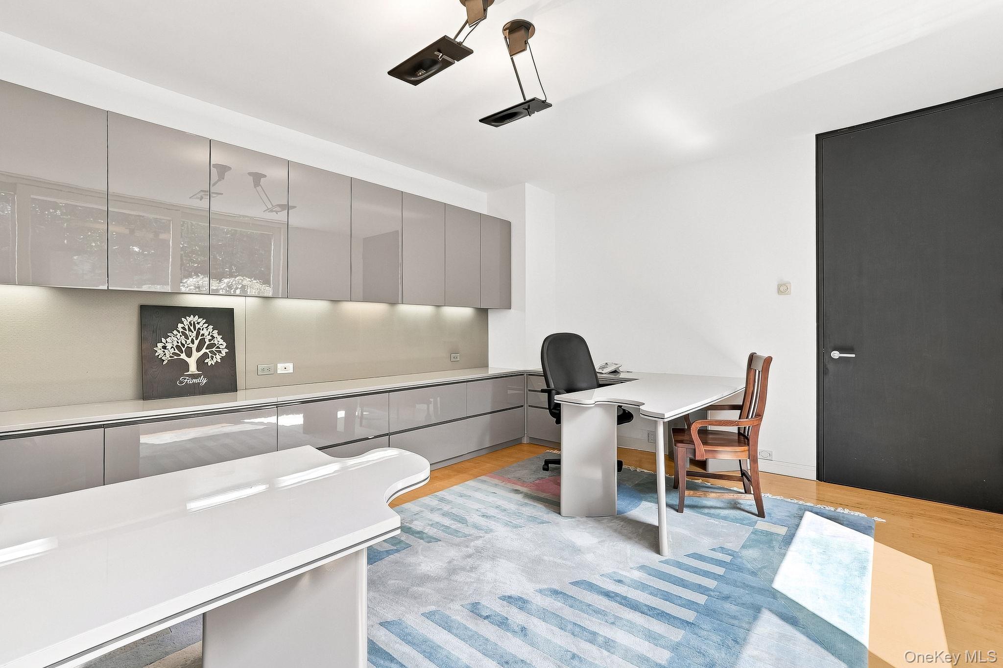 20 Bessel Lane Property Photo 17