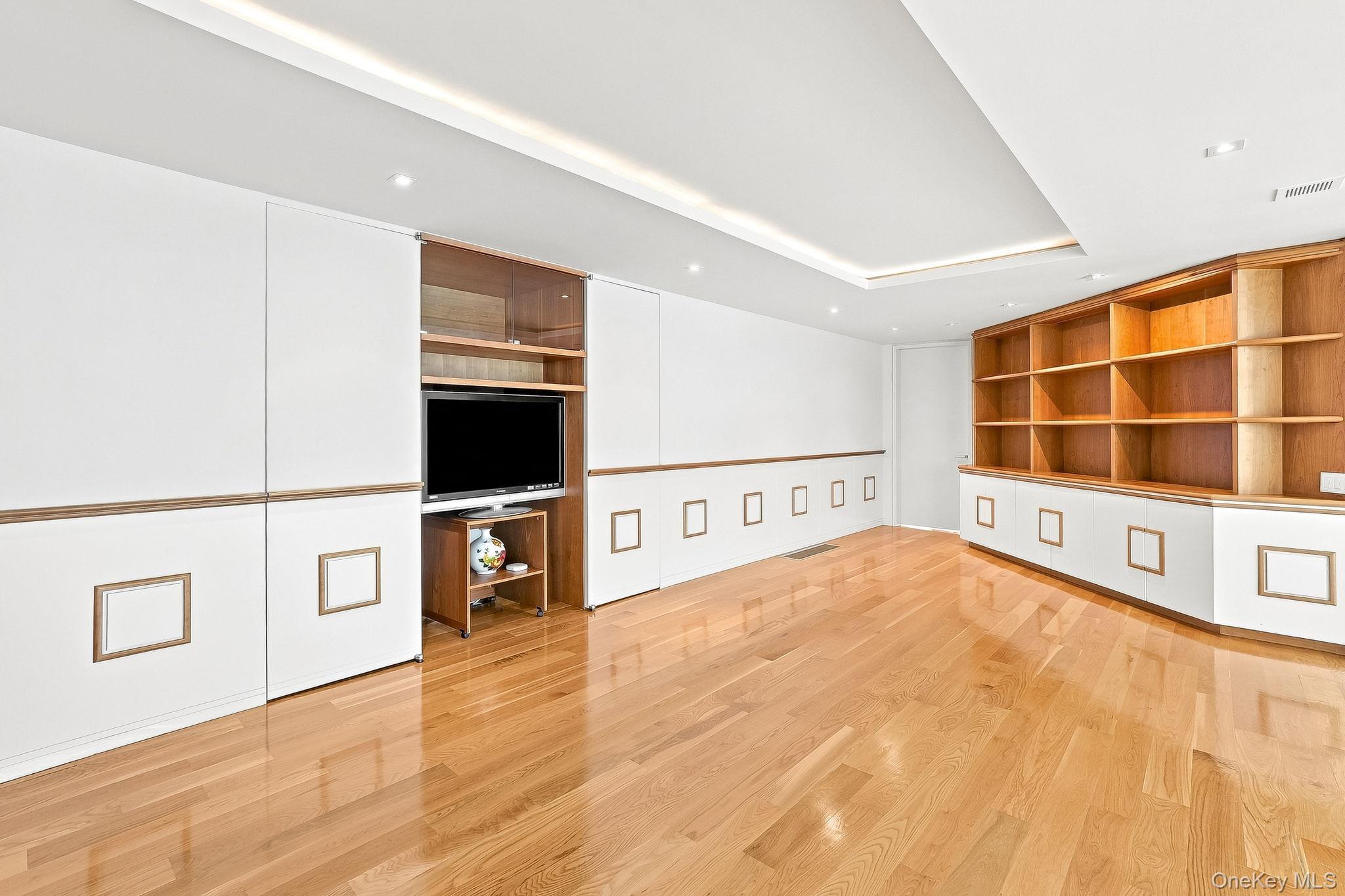20 Bessel Lane Property Photo 18