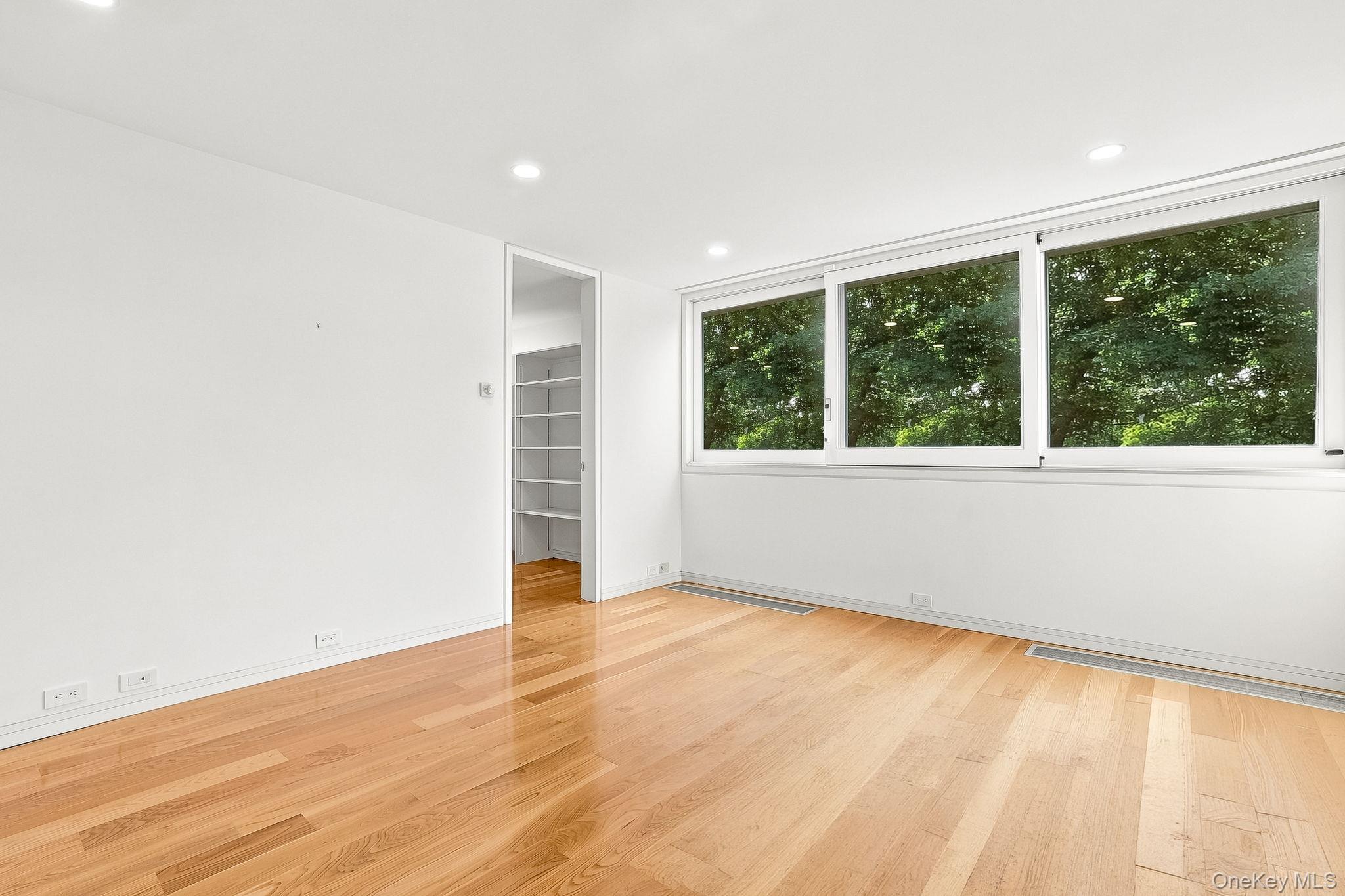 20 Bessel Lane Property Photo 27