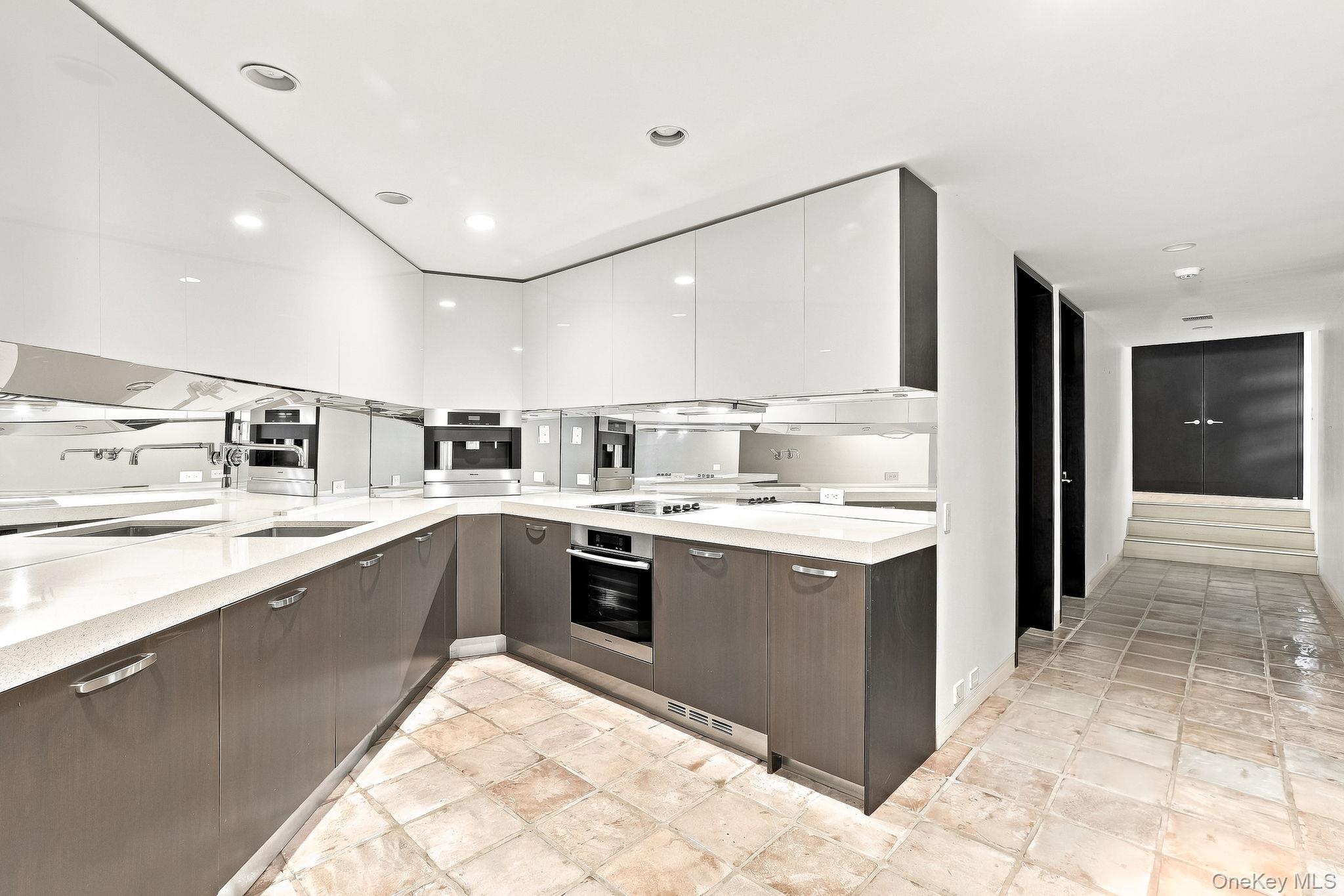 20 Bessel Lane Property Photo 34
