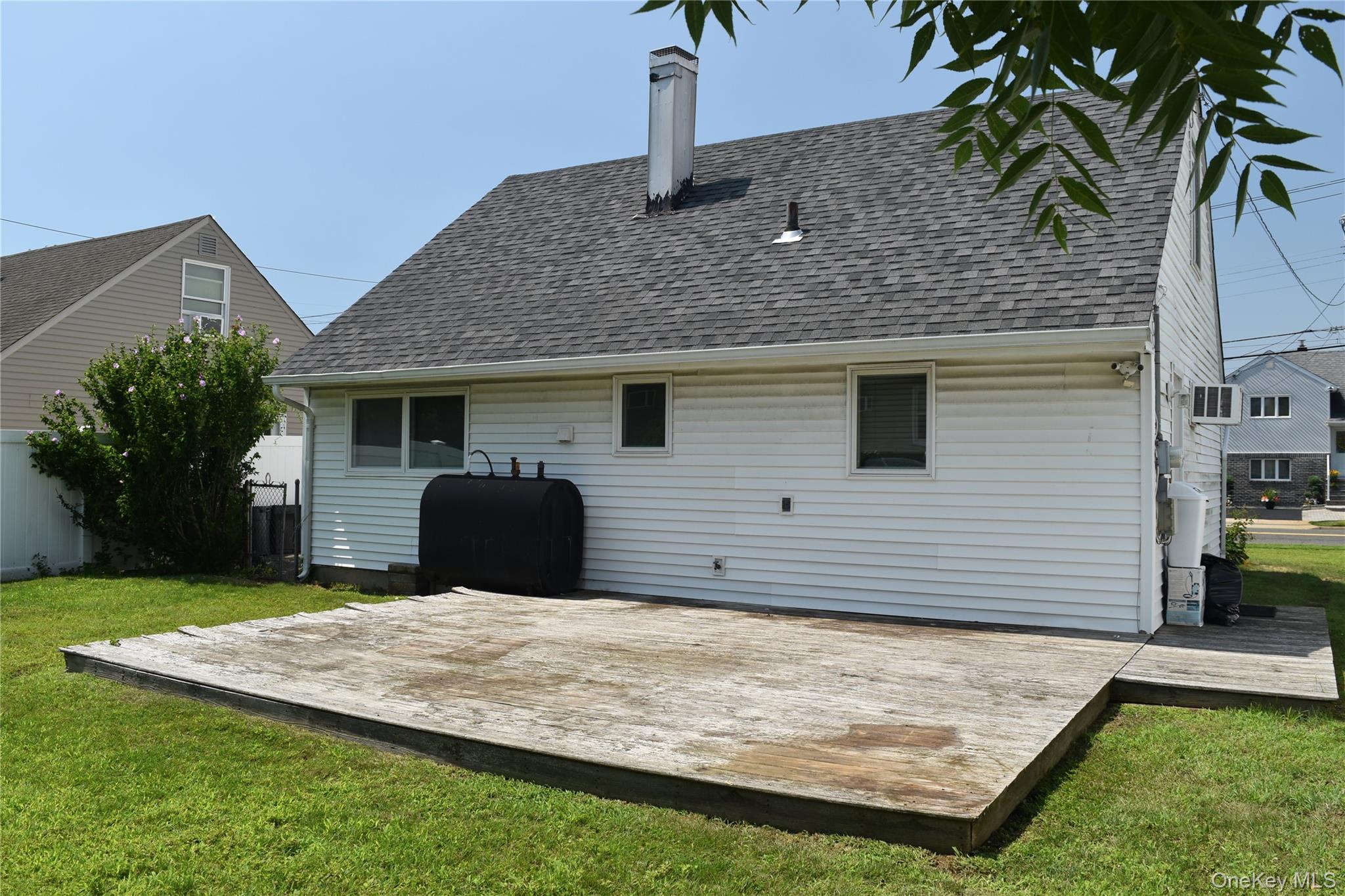 253 Forest Avenue Property Photo 4