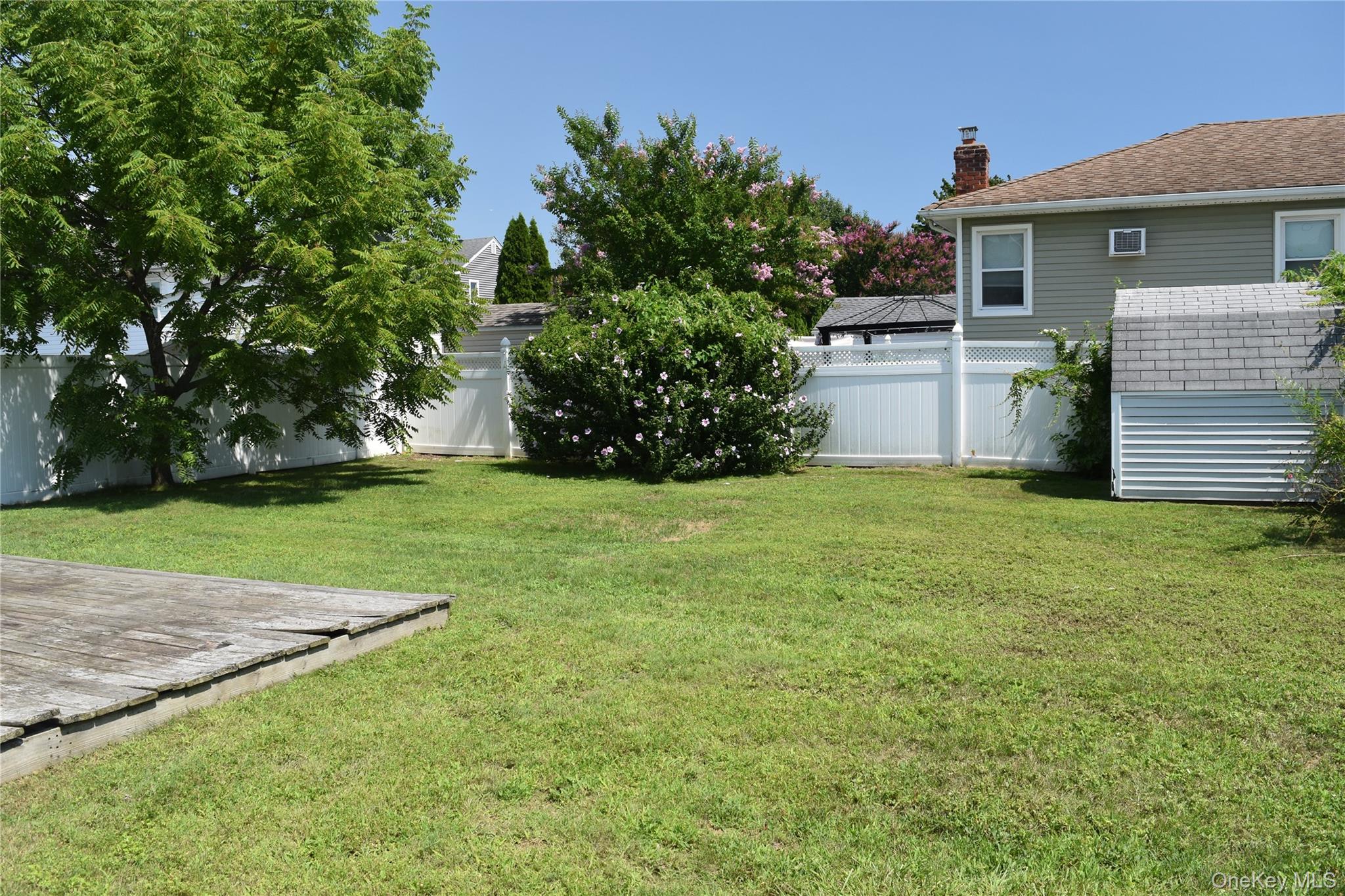 253 Forest Avenue Property Photo 21