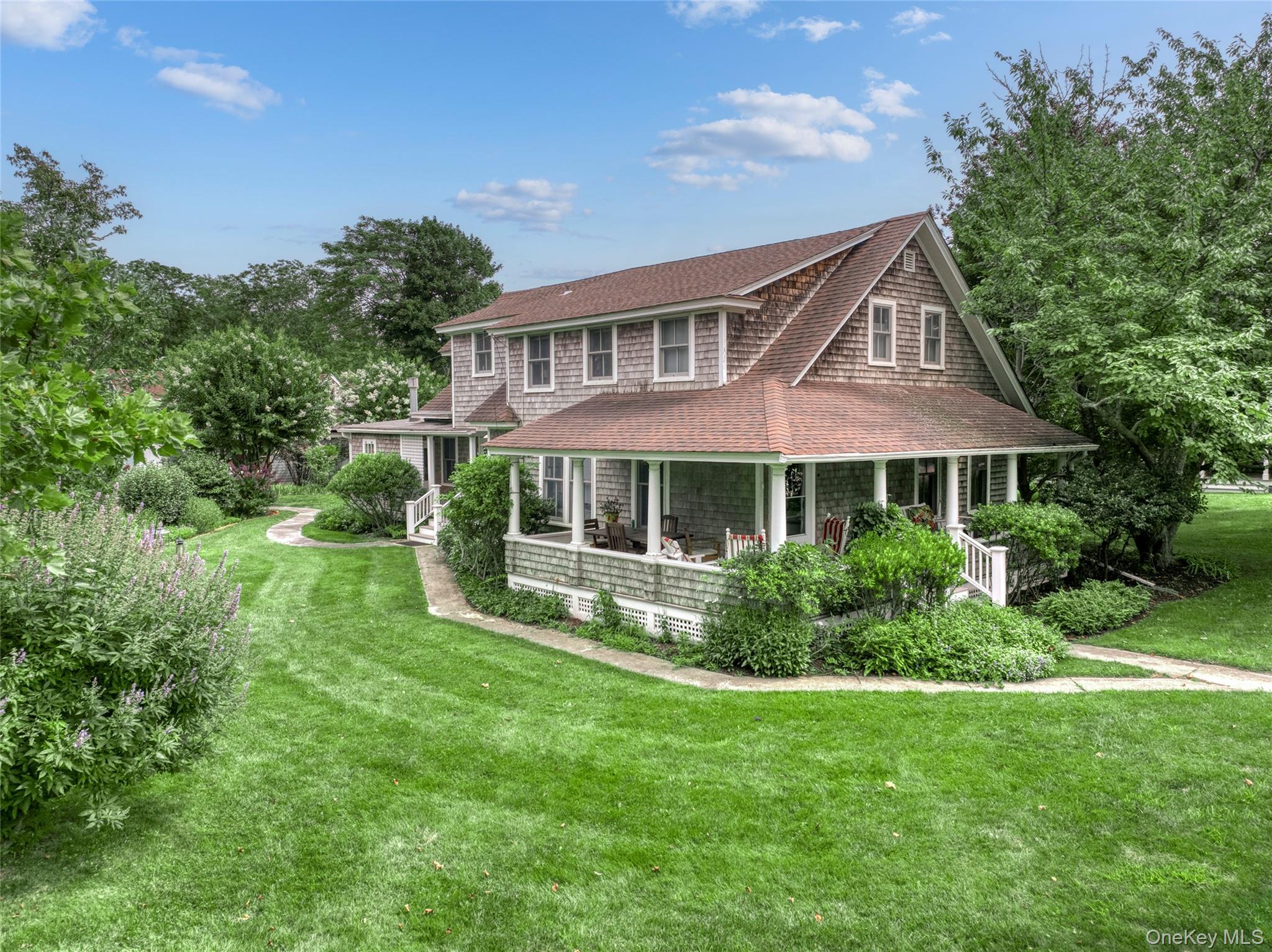 1945 Village Lane Property Photo 2