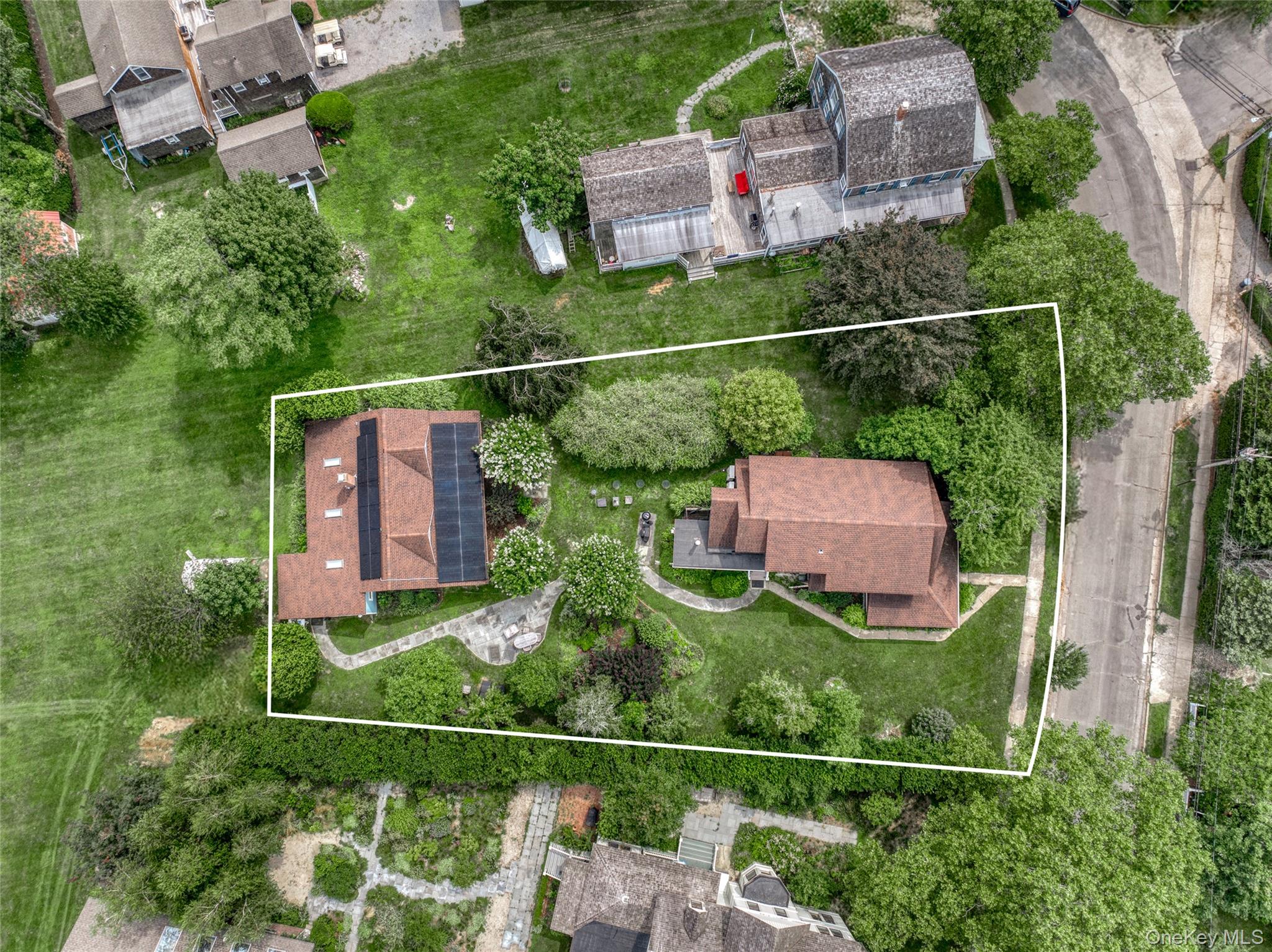 1945 Village Lane Property Photo 6