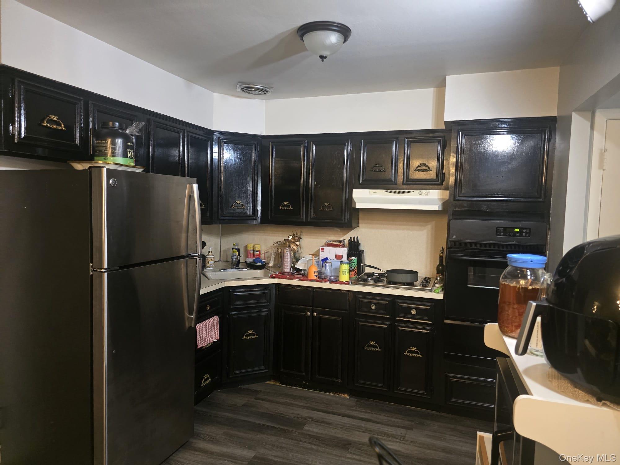 8911 Pontiac Street Property Photo 5