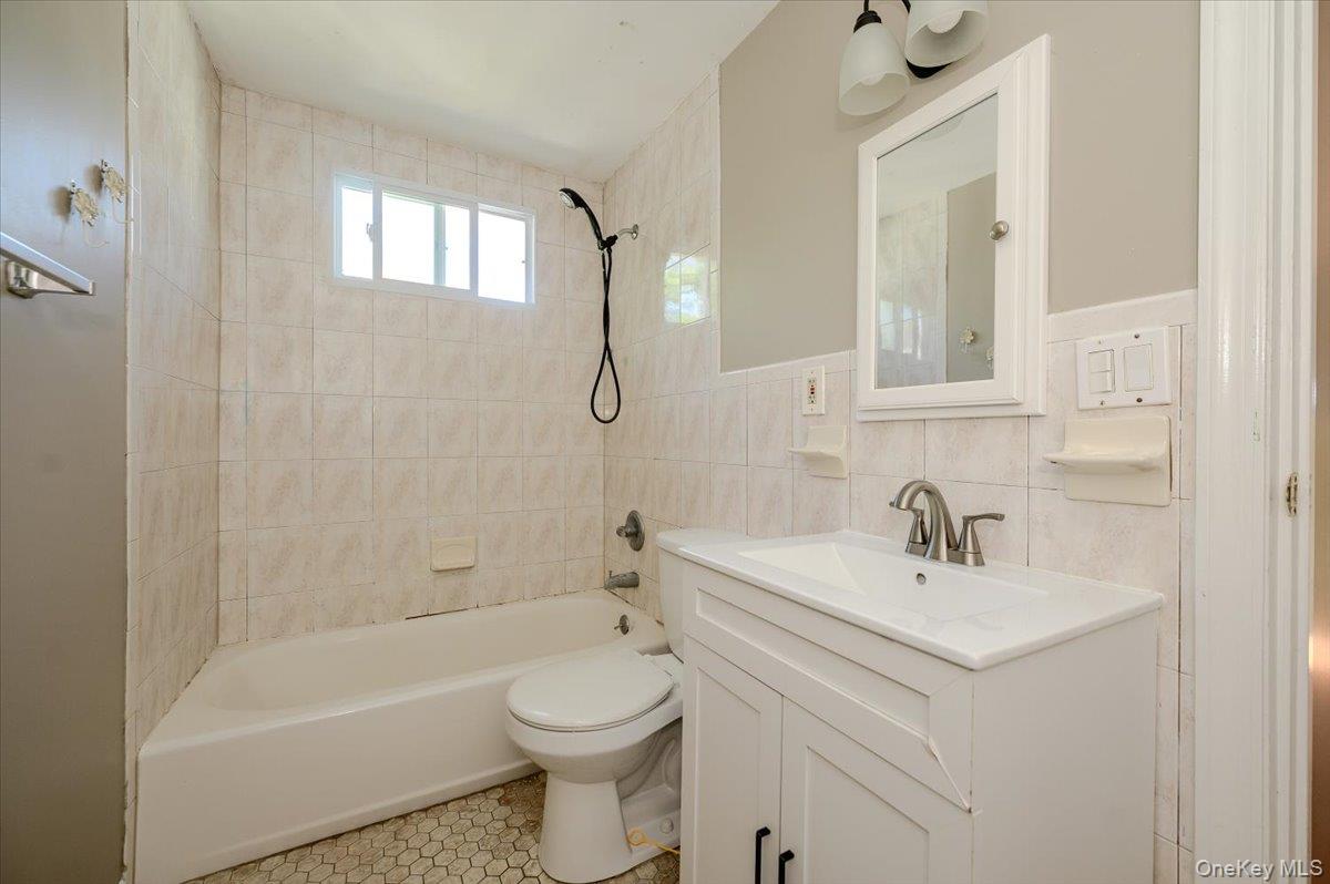 13 Truxton Road Upper Property Photo 12
