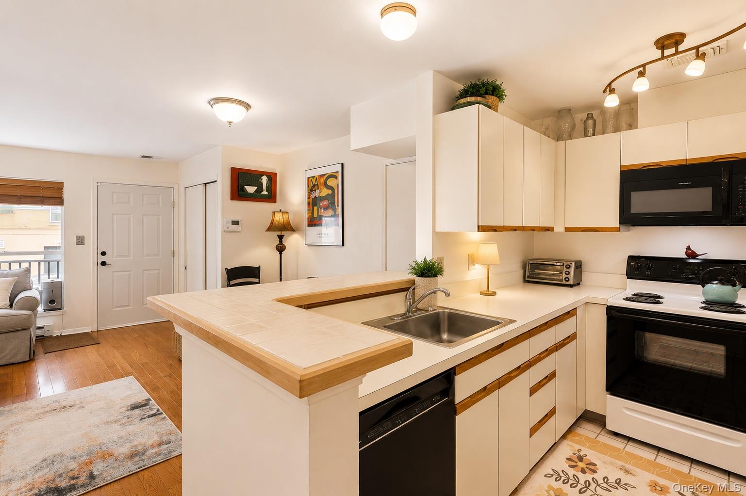 823 Shore Road 1 Property Photo 12