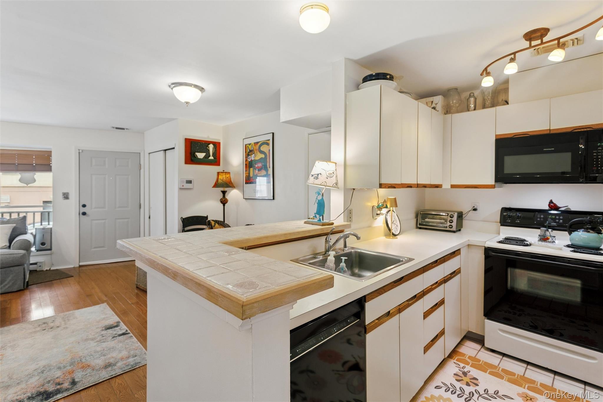 823 Shore Road 1 Property Photo 13