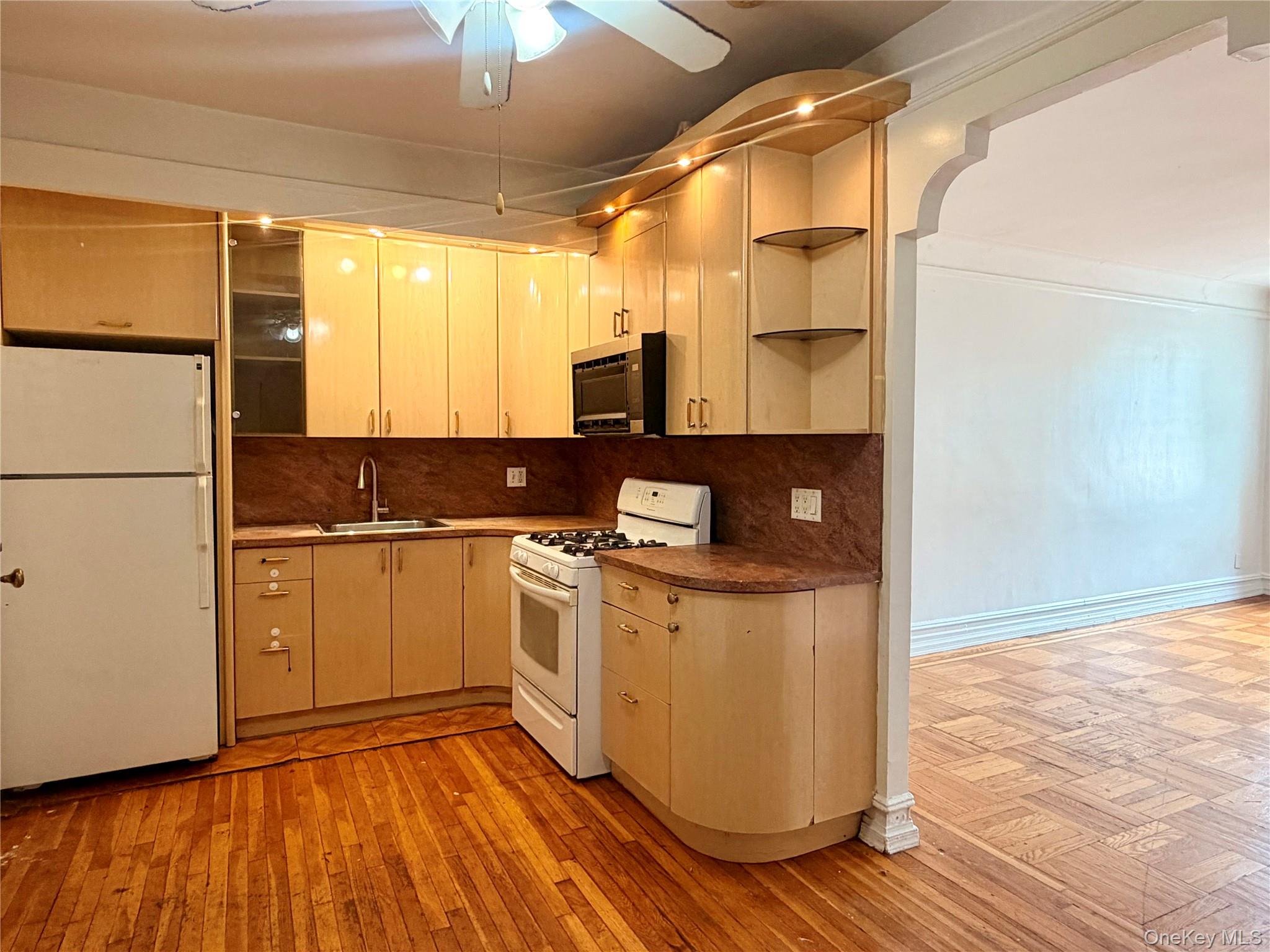 1717 Avenue 2K Property Photo 1