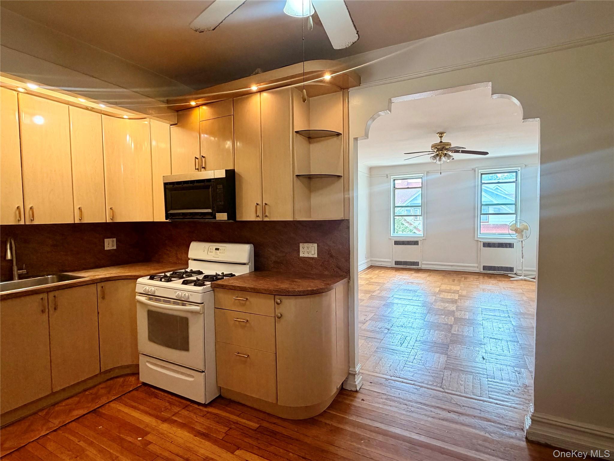 1717 Avenue 2k Property Photo 2