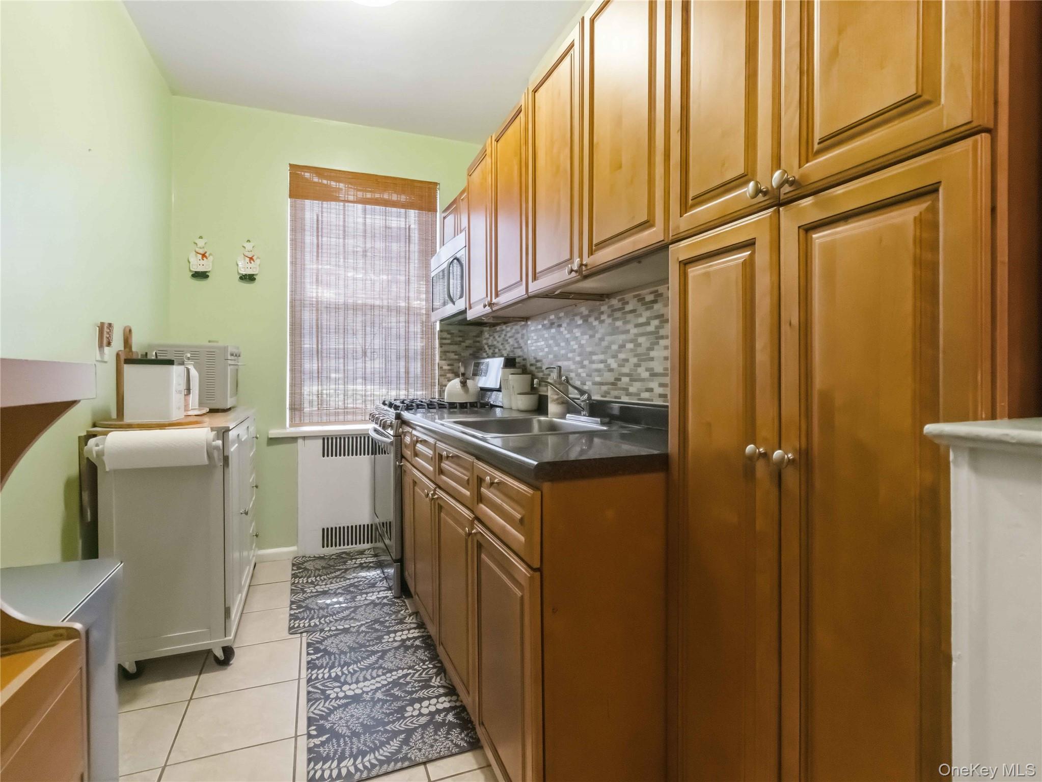 2190 Boston Road 5a Property Photo 13