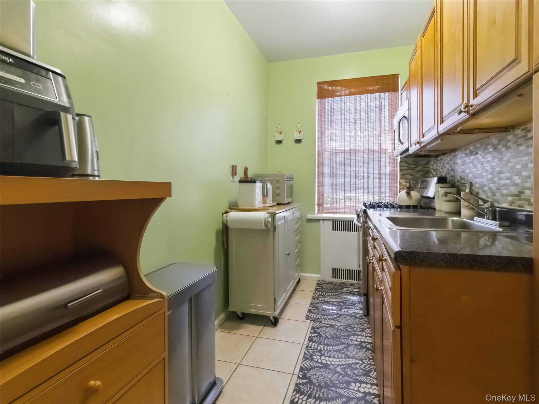2190 Boston Road 5a Property Photo 14