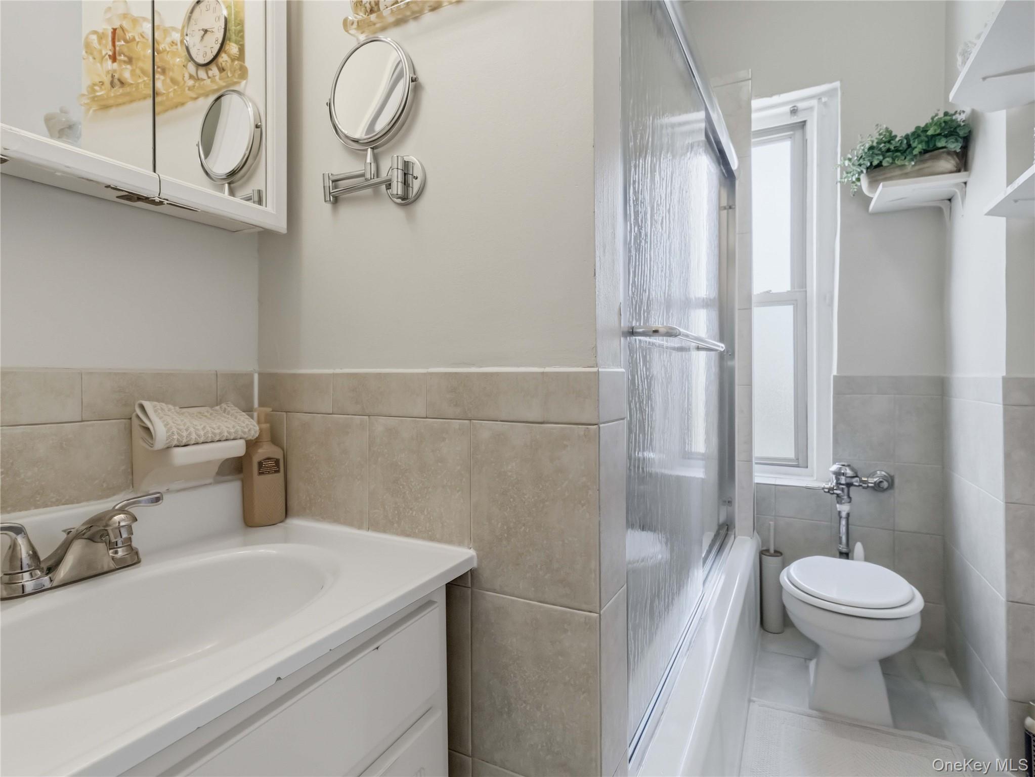 2190 Boston Road 5a Property Photo 23