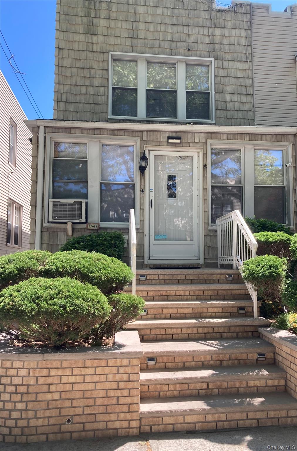 7733 79th Place Property Photo 1