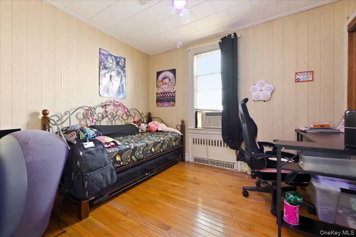 7733 79th Place Property Photo 13