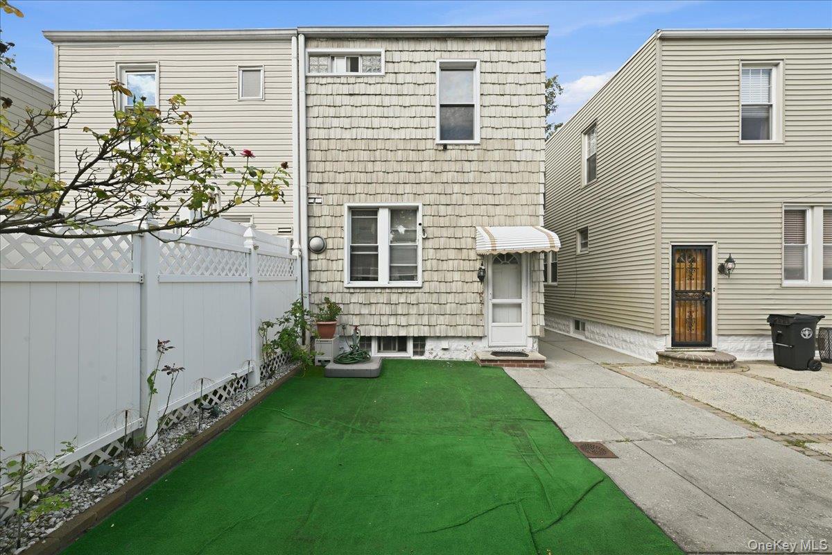 7733 79th Place Property Photo 21