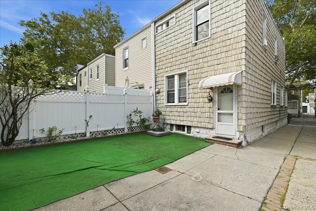 7733 79th Place Property Photo 22