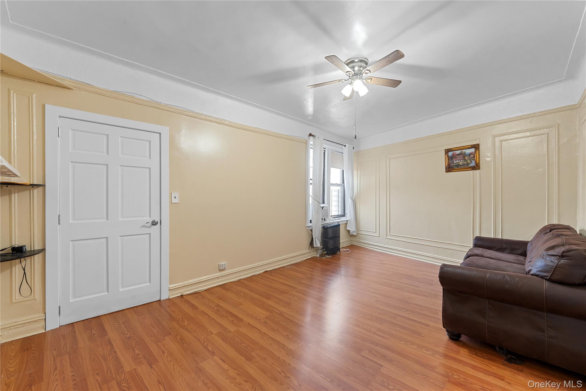 941 Jerome Avenue 11g Property Photo 1