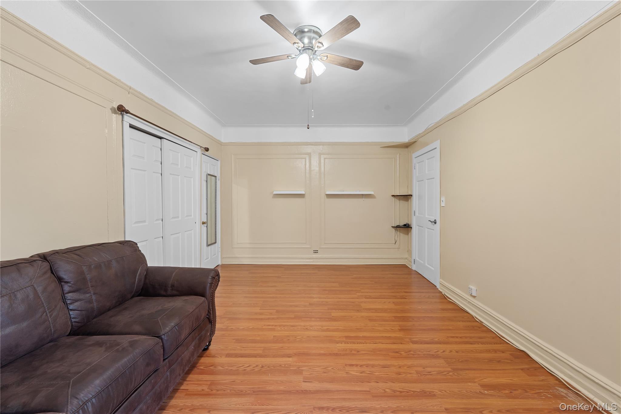 941 Jerome Avenue 11g Property Photo 3