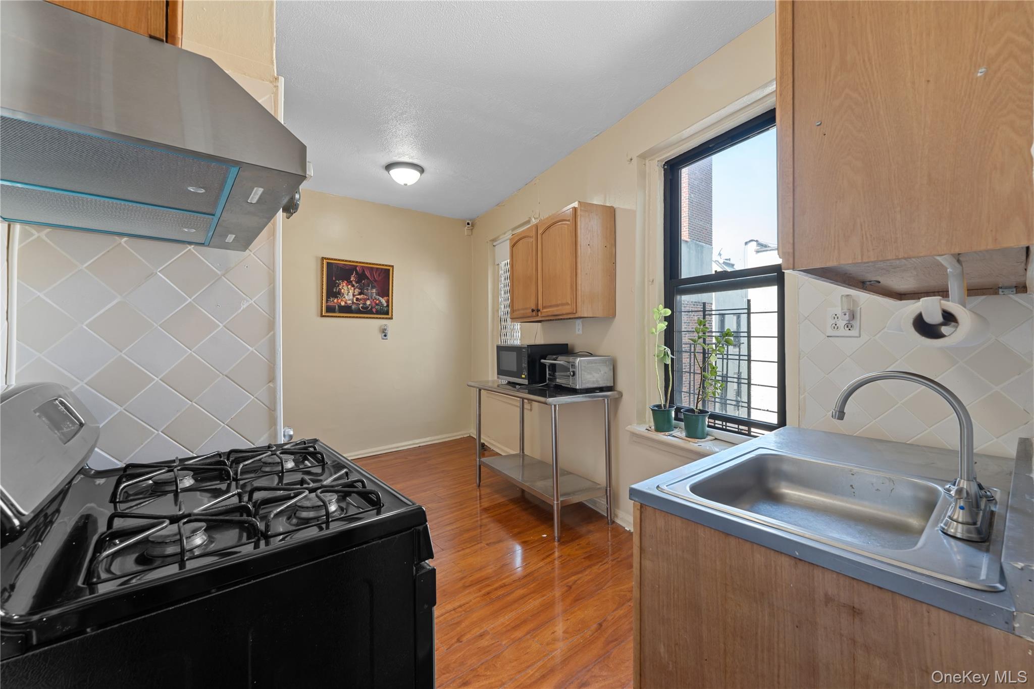 941 Jerome Avenue 11g Property Photo 6