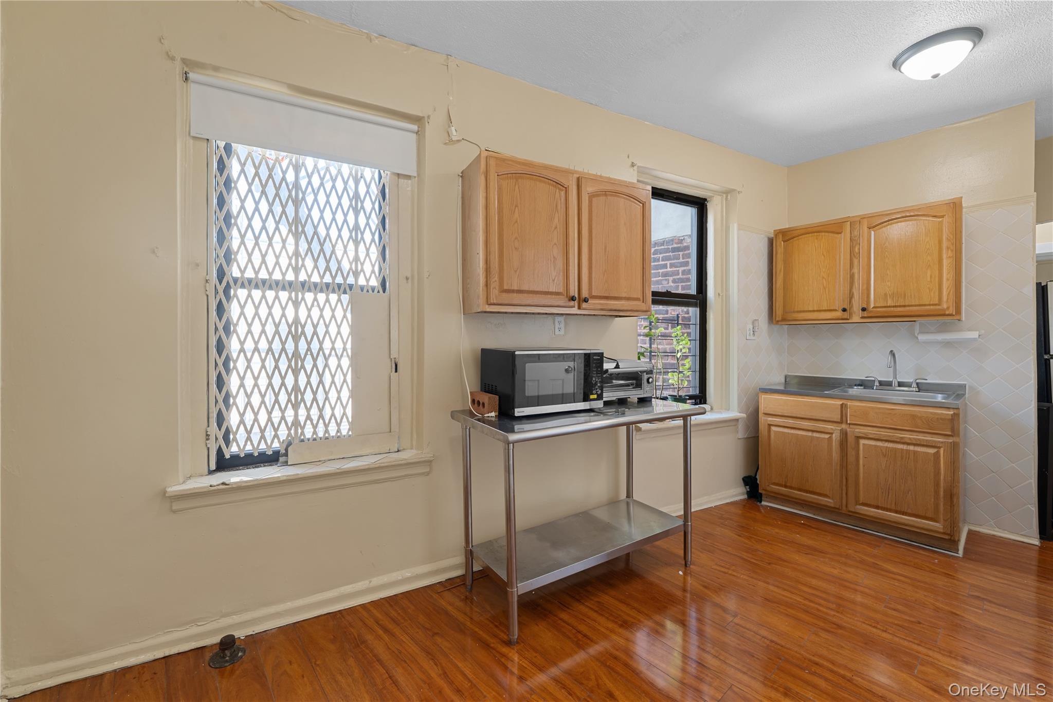 941 Jerome Avenue 11g Property Photo 10