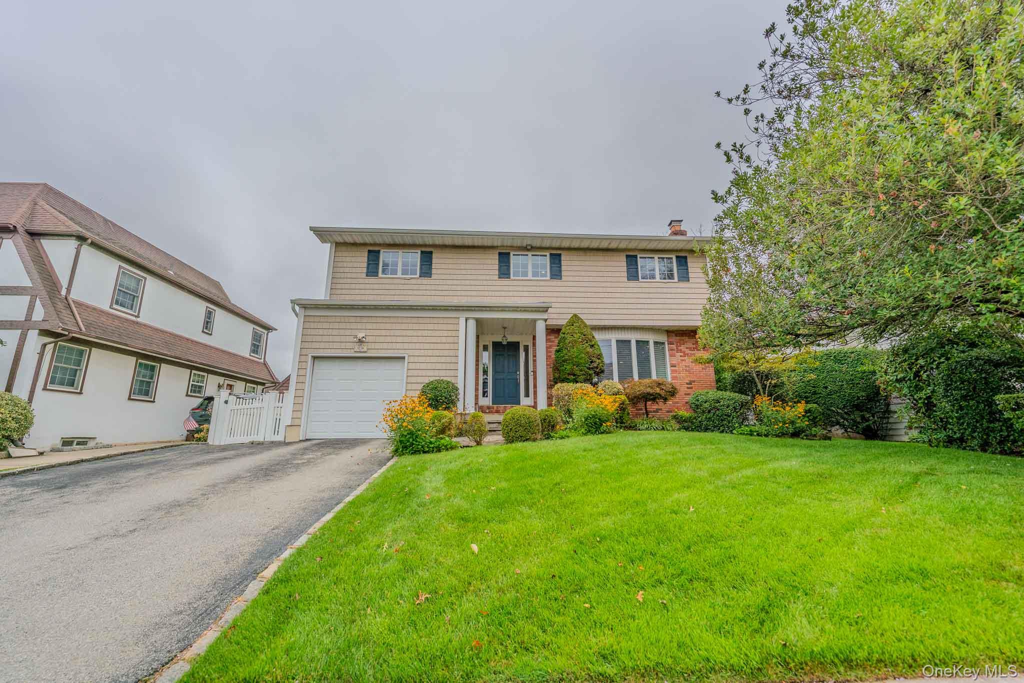 19 Howland Road Property Photo 1