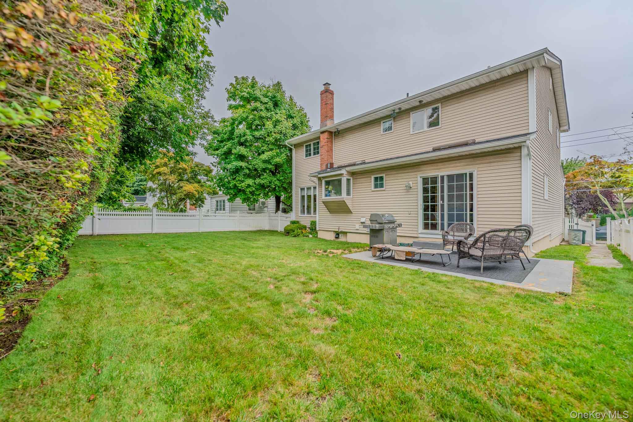 19 Howland Road Property Photo 29