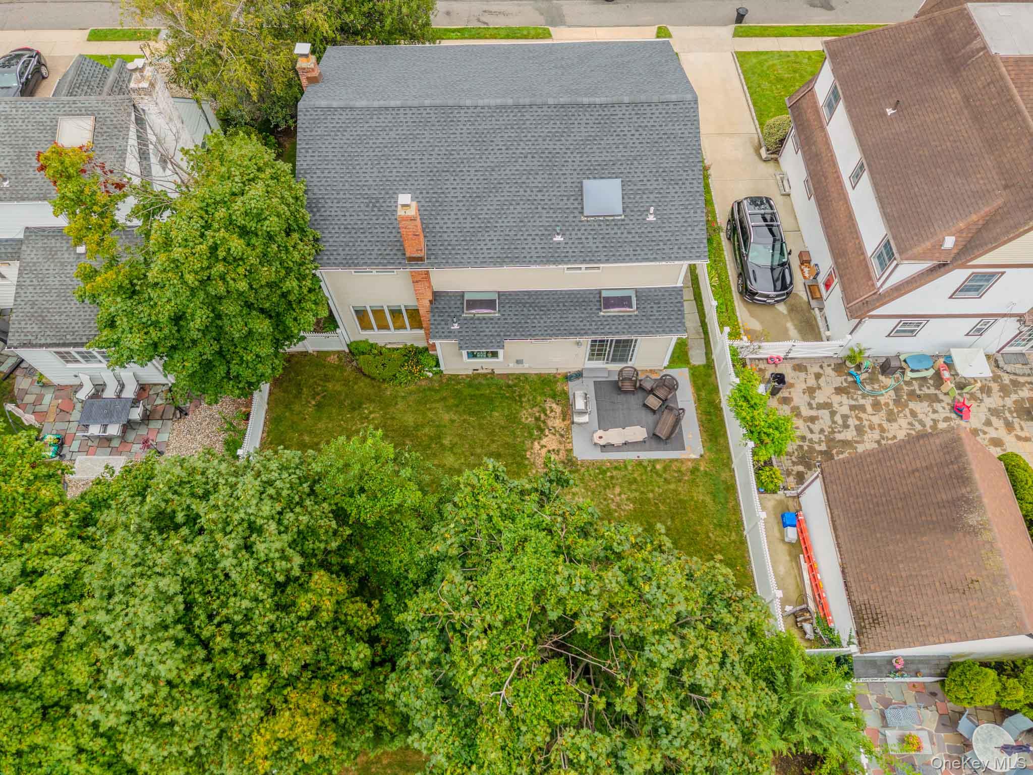 19 Howland Road Property Photo 31