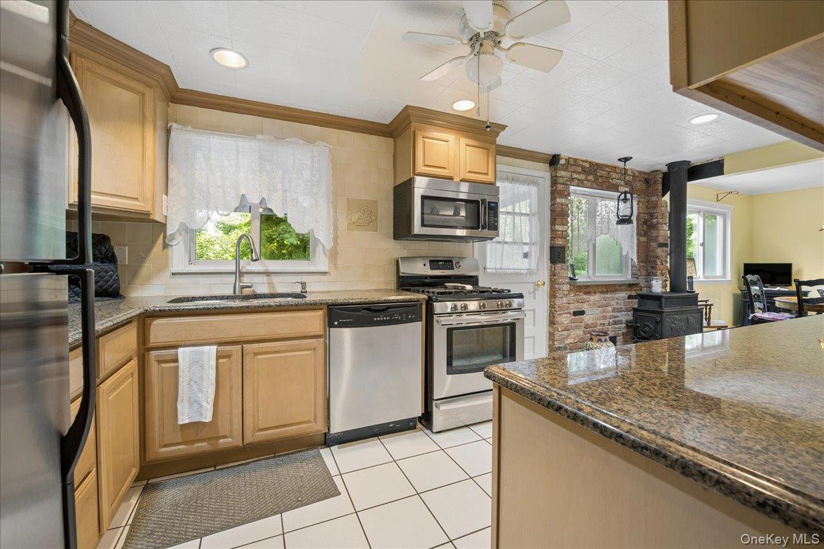 32 Carolina Drive Property Photo 3