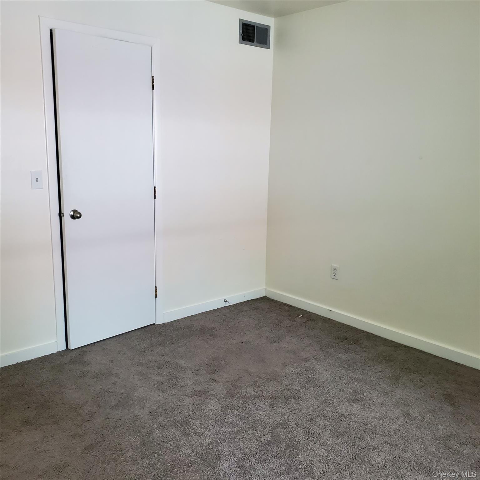 160 W West Road B19 Property Photo 7