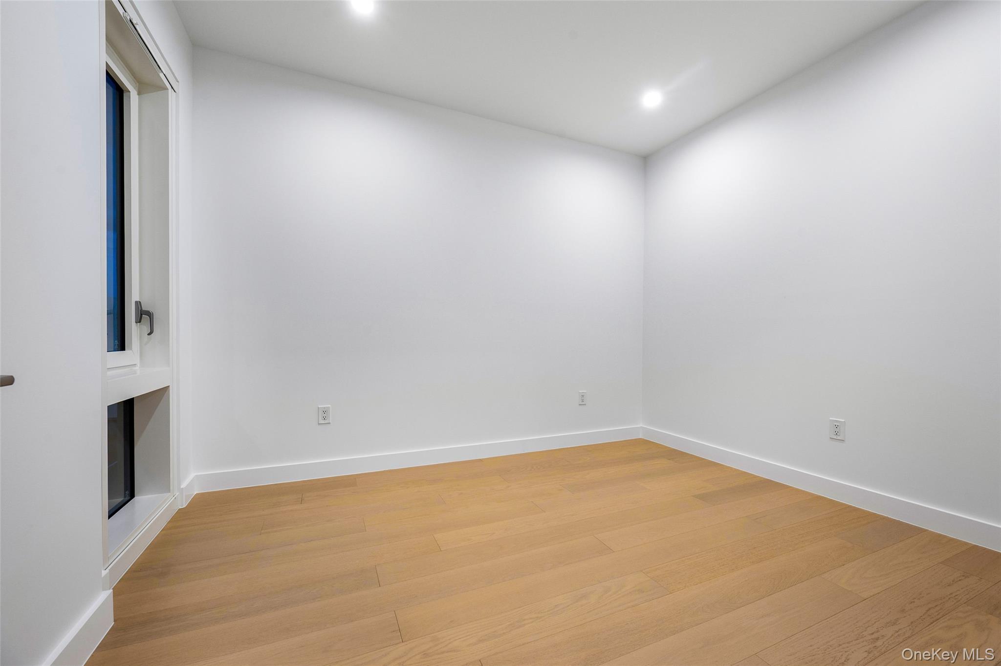 150-02 Northern Boulevard 4k Property Photo 7